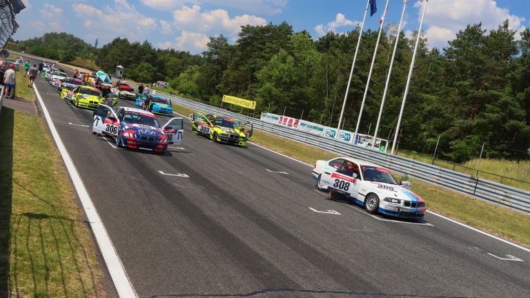 Michał Całek po wyścigu 5. rundy GAME EXPERT 318IS CUP PL 2022 na Torze Poznań