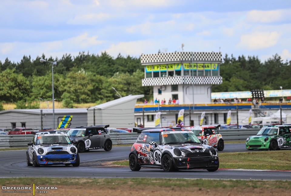 5. i 6. runda Wyścigowych Samochodowych Mistrzostw Polski 2022 - Fot. Grzegorz Kozera