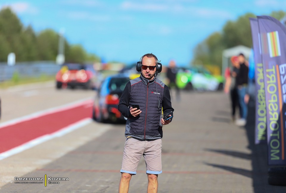 Trening przed 1. i 2. rundą Wyścigowych Samochodowych Mistrzostw Polski - Fot. Grzegorz Kozera