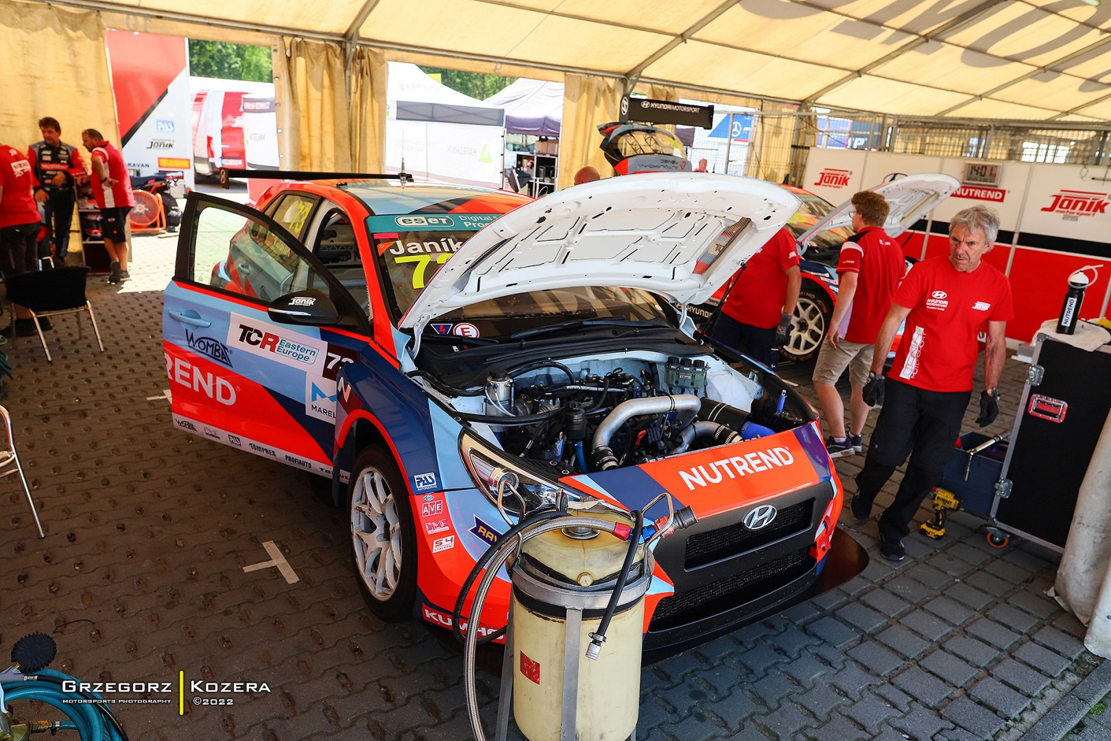 Trening przed 3. i 4. rundą Wyścigowych Samochodowych Mistrzostw Polski - Fot. Grzegorz Kozera